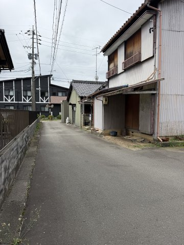 土地　日野東8丁目の前面道路含む現地写真