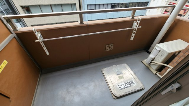 スカイコート神田弐番館のバルコニー