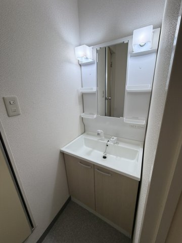 磐田市二之宮住居付店舗の洗面所|1階