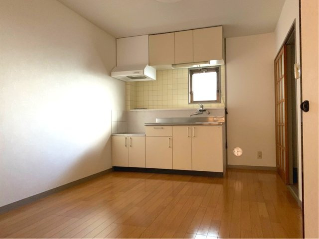 三鷹市下連雀８丁目の賃貸マンションの玄関