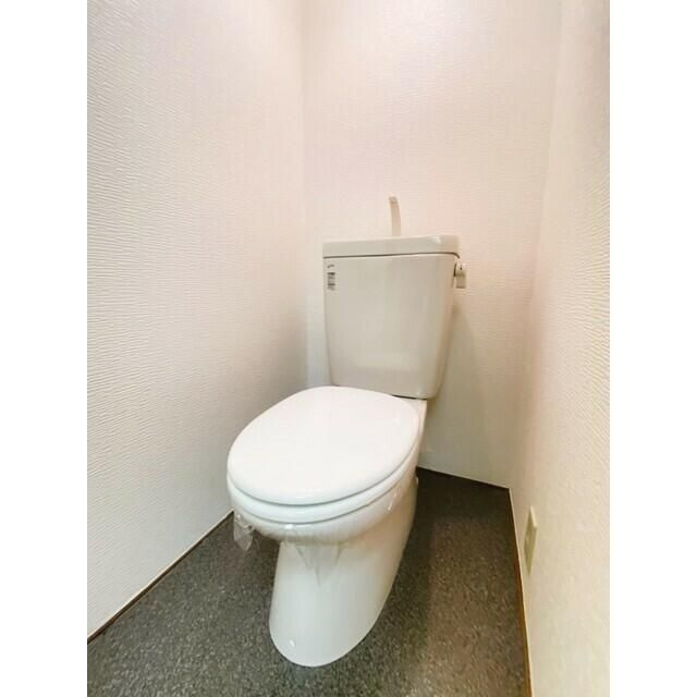 藤沢市高倉の賃貸マンションのトイレ