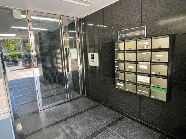 大阪市西区新町３丁目の事務所のエントランス