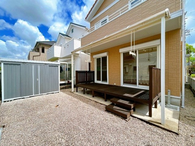 【中古戸建】知立市八橋町大流の庭|【庭】
◆ウッドデッキ付きの広々としたお庭付きのお家です♪
◆陽当たり共に良好なお庭で夏にはお子様のプールを広げられる広さもございます。　　　　　　　　　　　　　　　　　　　　　　　　　　　　　　　　