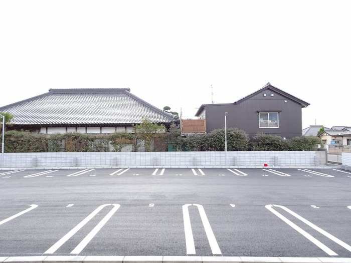 フォレストメゾン堀割の駐車場|お部屋からの眺めです