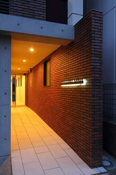 WELL COURT KANDAのエントランス