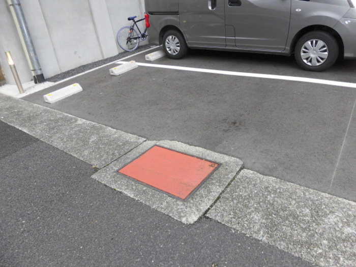 セジュール下山手通の駐車場