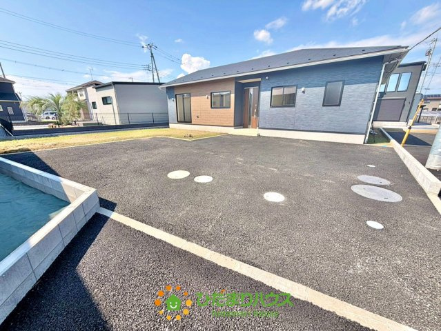 加須市下高柳第3　新築一戸建て　01　クレイドルガーデンの駐車場