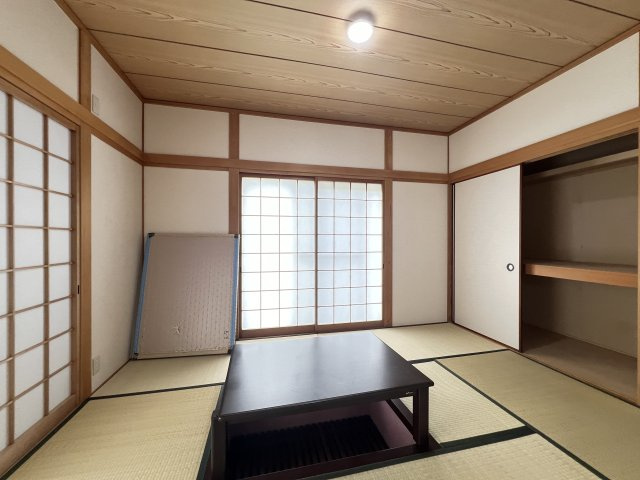 五條市田園5丁目の和室|和室6帖　押入収納付き