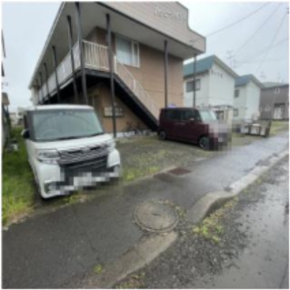 ハッピーハイツ2の駐車場
