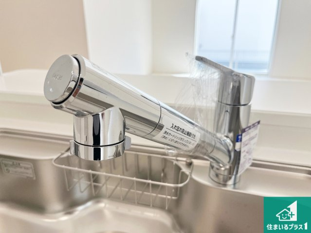 姫路市西庄　第3期　新築一戸建ての設備|浄水器を内蔵！炊飯時、お茶を作る時に安心してお水を使えます！お湯と冷水、浄水と原水、シャワーの切替えもワンタッチです！