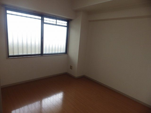 【寝室】 | シュロス鵜の森 | ※同物件別室参考写真