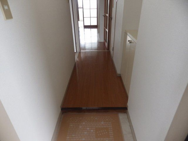 【玄関】 | シュロス鵜の森 | ※同物件別室参考写真