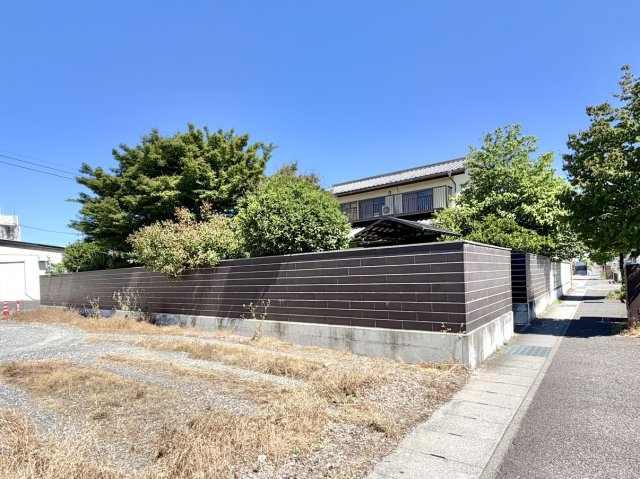 【中古戸建】伊勢崎市今泉町2丁目の外観|■外観｜土日のご見学はもちろん、平日・夜間のご案内も大歓迎です♪「今から見たい」や「仕事終わりに見たい」にもご対応できますのでお気軽にお問い合わせください♪