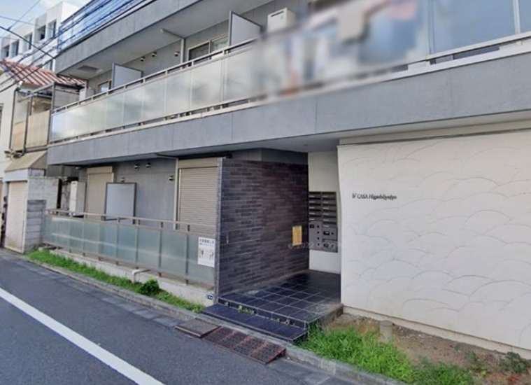 北区中十条２丁目の賃貸マンションのエントランス