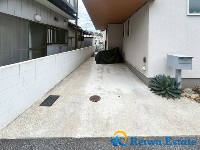 中古戸建　藤沢市辻堂5丁目の駐車場