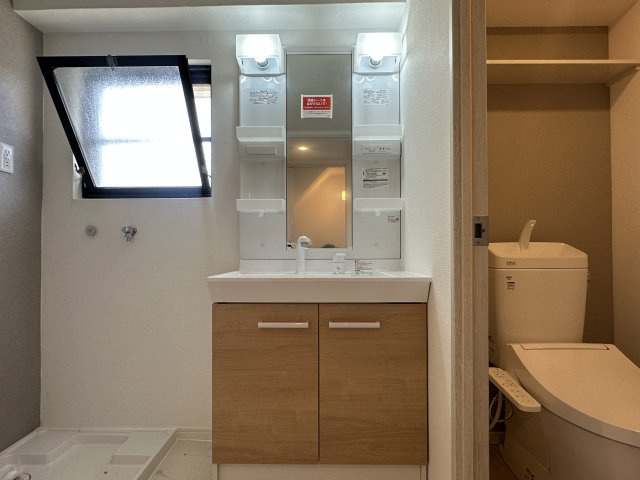コボリマンション甲東園の独立洗面台