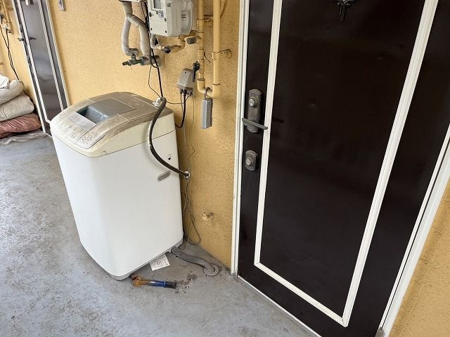 秦野市下大槻の賃貸マンションの玄関