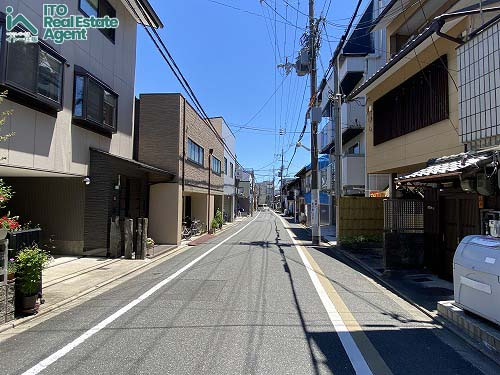 紫野郷ノ上町 「京町家」連棟2戸1の前面道路含む現地写真