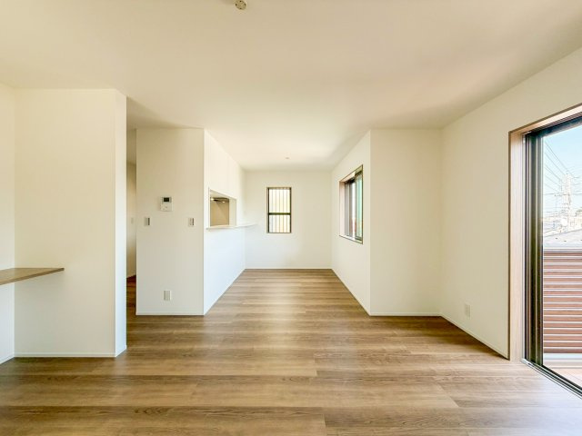 分譲戸建　駒岡4丁目　3号棟の居間・リビング|おしゃれなリビングです
