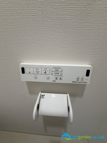 平塚市東真土4丁目　中古戸建のトイレ
