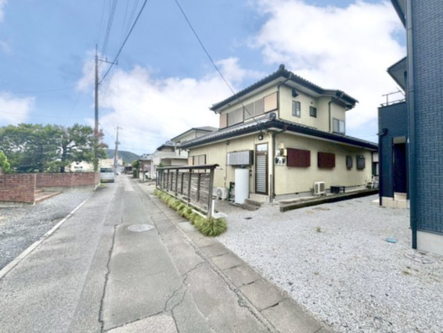 【中古戸建】桐生市境野町7丁目の外観|■外観｜閑静な住宅街で始める新しい暮らし♪開放的な毎日をあなたへ(^^♪