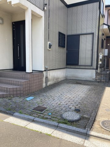 川越市並木一戸建て住宅の駐車場