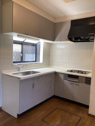川越市並木一戸建て住宅のキッチン