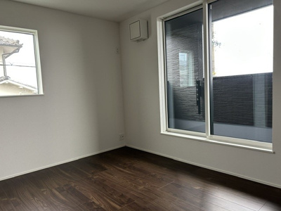 【洋室】 | 泉台４丁目　新築戸建 | 洋室約8.5帖
