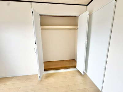 【収納】 | 千里台スカイハイツB棟 | エイブル売買事業部では、箕面市・豊中市・吹田市・池田市・茨木市・高槻市の北摂エリア全域で、物件のご紹介を致しております。北摂エリアにて購入物件をお探しの際は、当社までお問合せ下さいませ。