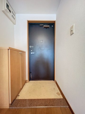 【玄関】 | リーブル末長 | ※同建物ほかのお部屋の写真です。
