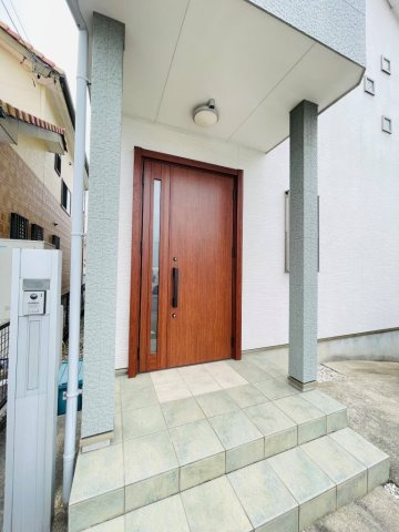 岡崎市坂左右町の玄関