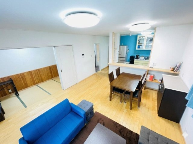 岡崎市坂左右町の居間・リビング|※AI加工後のイメージです。