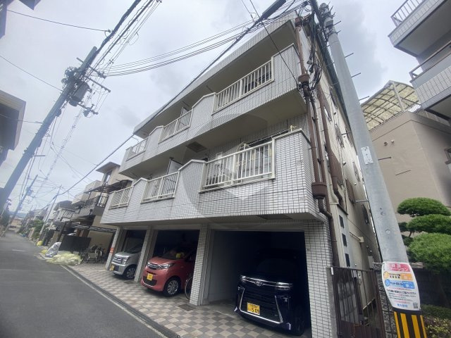 ファースト小阪の外観