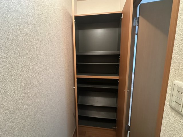小阪別邸の収納
