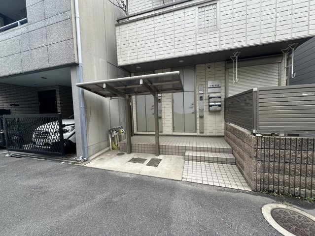 小阪別邸のエントランス