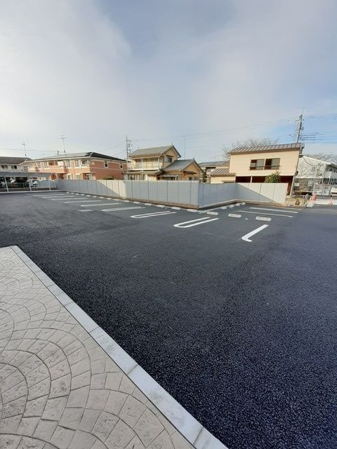 あきる野市小川のアパートの駐車場