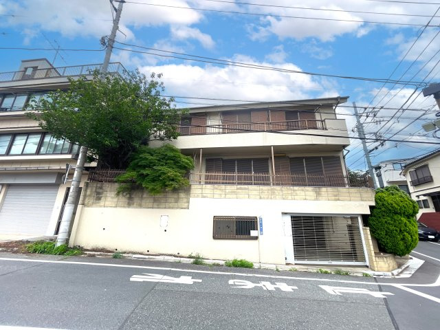 板橋区四葉1丁目　東南角地・南道路×建築条件なし　限定2区画の外観|2026年5月下旬撮影　現況、古屋有り
