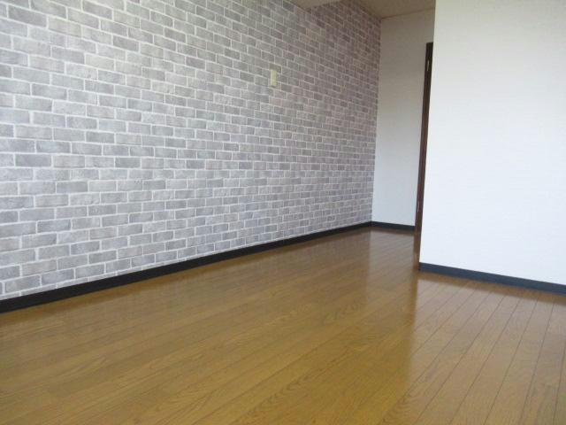 ロイヤル弐番館の居間・リビング