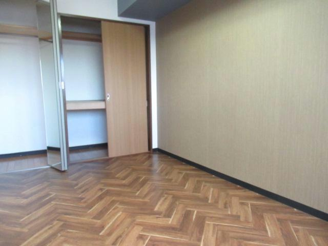 ロイヤル弐番館の洋室