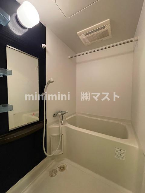 セレニテ本町エコートの浴室