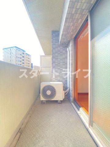 大阪市淀川区木川東２丁目の賃貸マンションのバルコニー