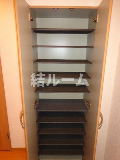 豊島区高田２丁目のアパートの玄関