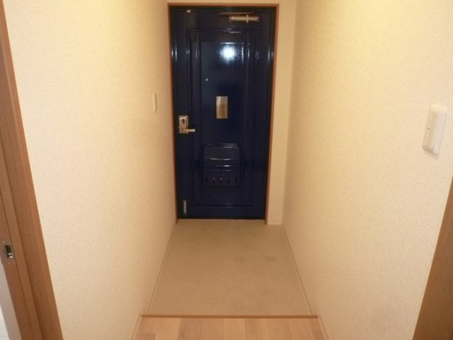 住吉建物2号館の玄関