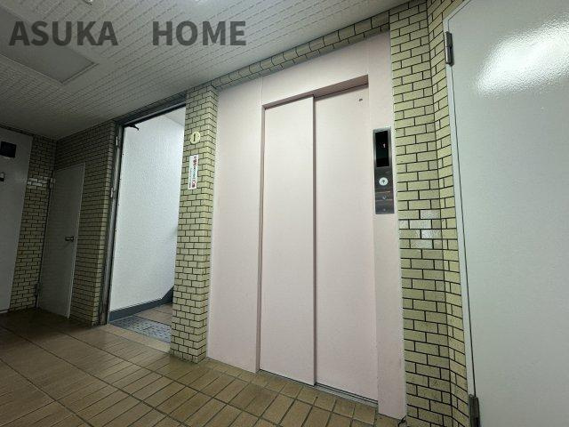 東神奈川ダイヤモンドマンションのその他共用部分|エレベーターが完備されたマンションです。荷物の多い時など便利ですね。