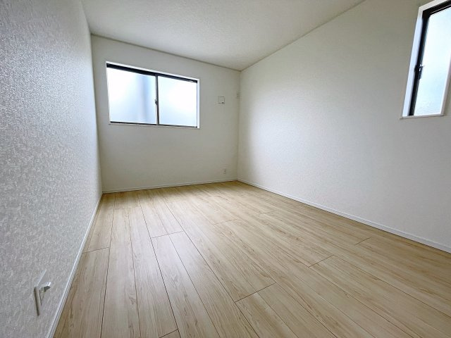 新築戸建・新築建売　郡山市富田町第23　富田小・富田中の洋室|2面採光でたっぷりと日差しが入り明るいお部屋です！