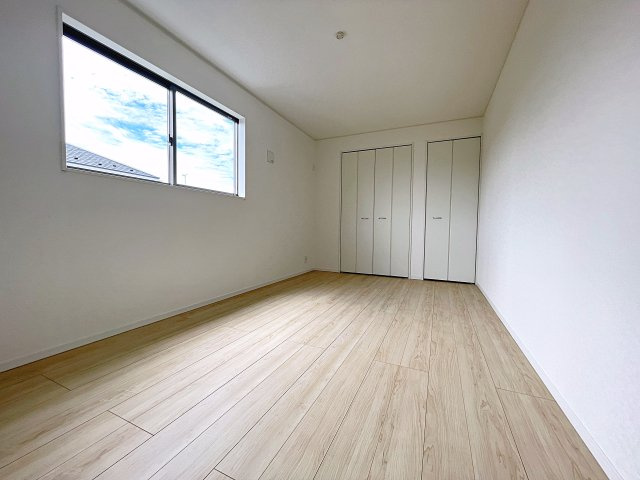 新築戸建・新築建売　郡山市富田町第23　富田小・富田中の洋室|8帖の洋室は広々としておりご夫婦の主寝室としておすすめです！
