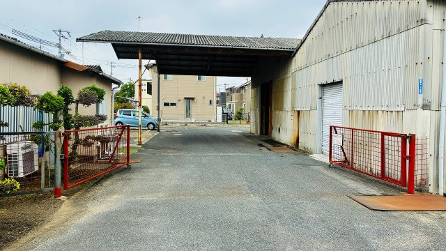 岡山市南区藤田の倉庫のロビー