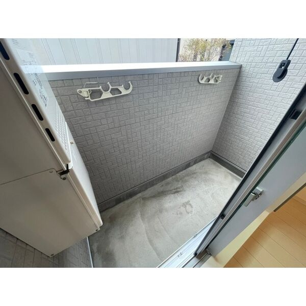 ローレルフォレスタ本陣　名古屋市賃貸　仲介手数料無料のバルコニー