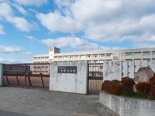 【周辺】 | ラフィーネ和なごみ | 余部小学校まで100m