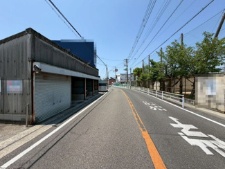【前面道路含む現地写真】 | 深井中町　売土地 | 周辺にはスーパーや薬局など、商業施設がそろっていますよ！とても住みやすい環境です！